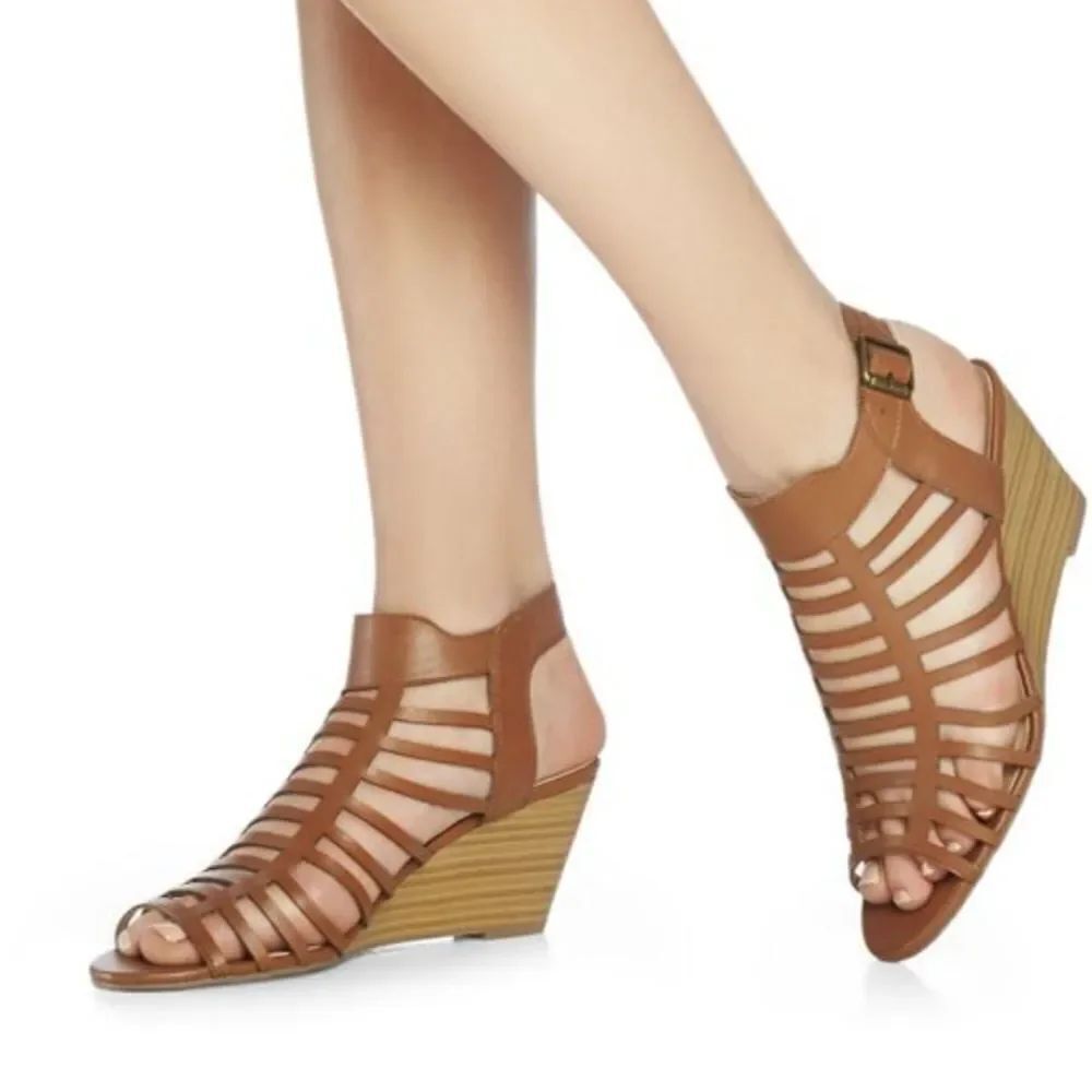 AEROSOLES WEDGE STYLE OPEN TOE ANKLE STRAP SANDAL
